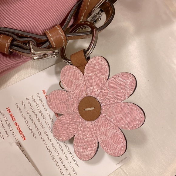 COACH Soft pink tiny C jacquard fabric & suede base w/ matching keychain. F11666 - Picture 11 of 12